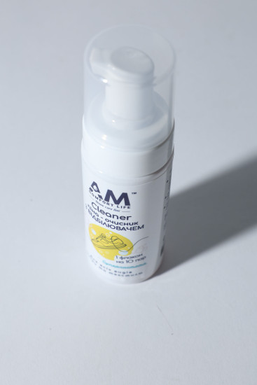 Піна-очисник для білого взуття та підошв Comfort Life AM 150мл 155178